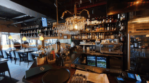 Greek Taverna Giamas